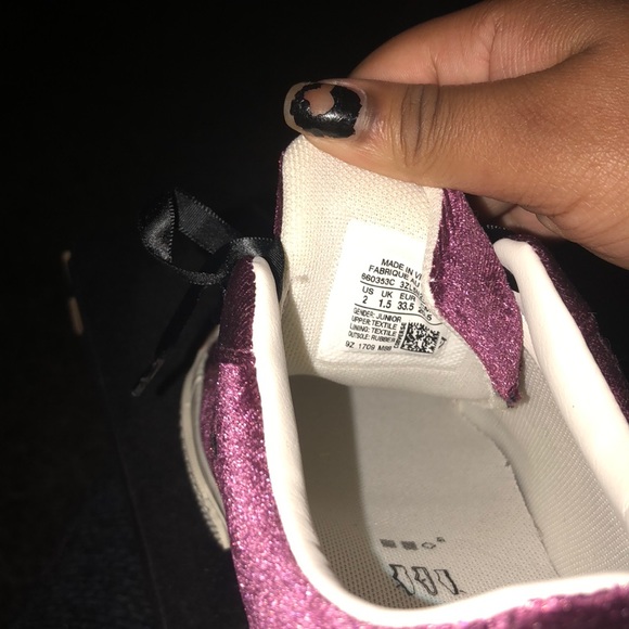 Shoes - Picture 4 of 4